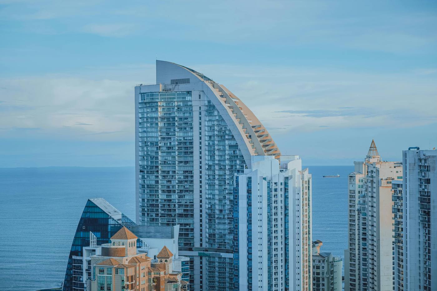 Oceanfront penthouse in PH Pacific Village, Punta Pacifica.